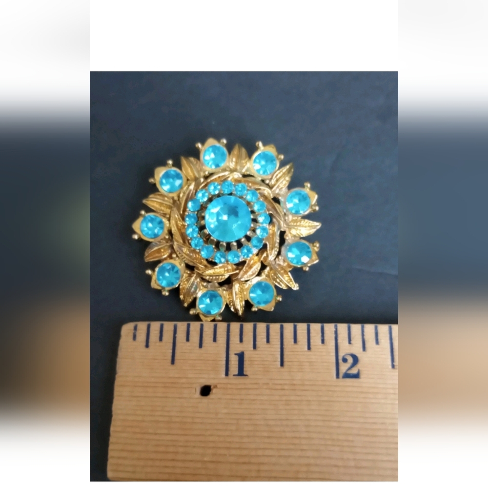 Blue Rhinestone Gold Tone Brooch Pin - Picture 10 of 10